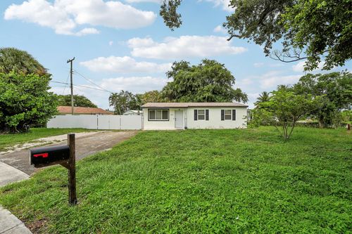 3401 Avenue F, Riviera Beach, FL, 33404-3015 | Card Image