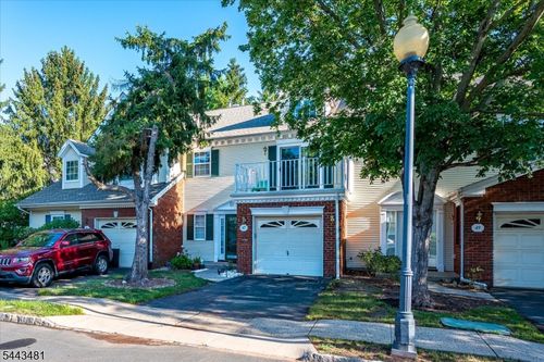 47 Sapphire Ln, Franklin Park, NJ, 08823-1642 | Card Image