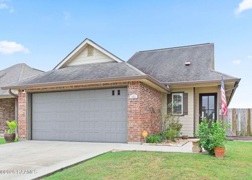 402 Highland View Dr, Youngsville, LA, 70592-6073 | Card Image