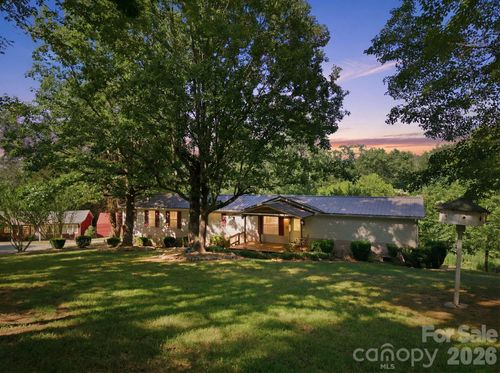 7511 Virginia Rdg, Connelly Springs, NC, 28612-7146 | Card Image