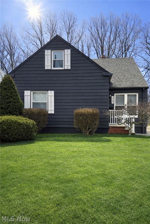 427 E 275th St, Euclid, OH, 44132-1715 | Card Image