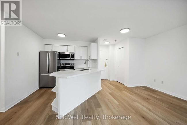1802 - 25 Grenville St, Condo with 2 bedrooms, 1 bathrooms and null parking in Toronto ON | Image 16