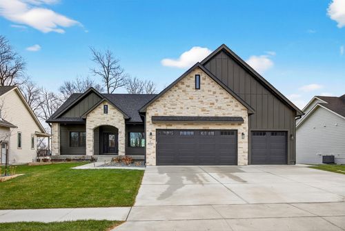 5321 173rd St, Waukee, IA, 50263-5301 | Card Image