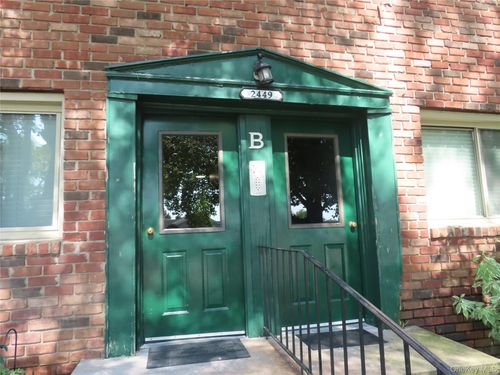 16a-2449 (B) #16 A Union Boulevard, Islip, NY, 11751 | Card Image