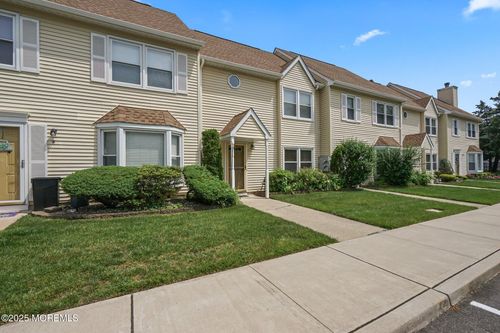 7 Colonial Ct, Jackson, NJ, 08527-2261 | Card Image