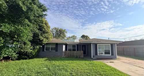 160 Roberts Ave, Bridge City, TX, 77611-3642 | Card Image