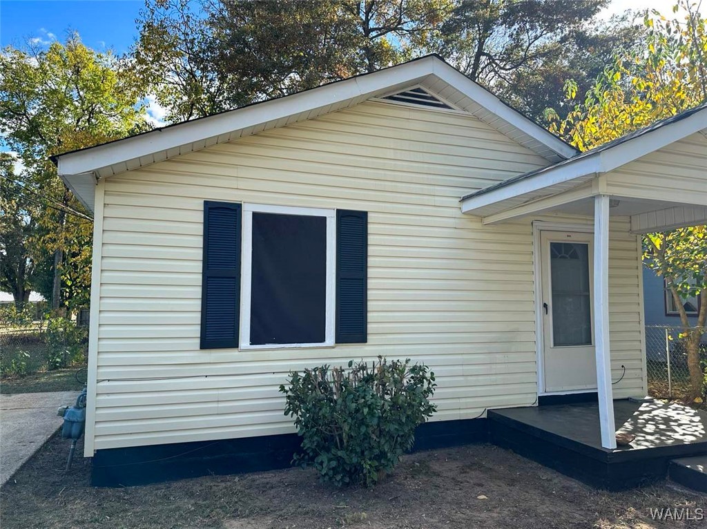 9th St, Northport, AL 35476