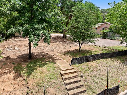 517 Bouldin Ave, Austin, TX, 78704-1139 | Card Image