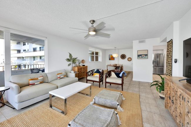 APT-1009 - 177 Ocean Lane Dr, Condo with 2 bedrooms, 2 bathrooms and null parking in Key Biscayne FL | Image 9