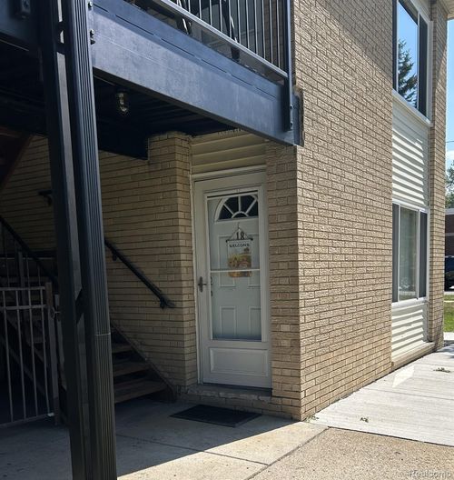 apt-18-1450 Ann Arbor Rd W, Plymouth, MI, 48170-2184 | Card Image