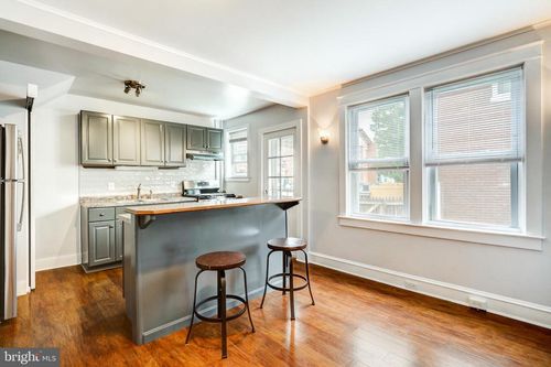 705 N Pine St, LANCASTER, PA, 17603-2825 | Card Image