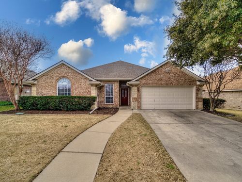 821 Grace Ln, Saginaw, TX, 76179-1730 | Card Image