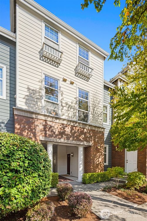 1387 Huckleberry Cir, Issaquah, WA, 98029-7650 | Card Image