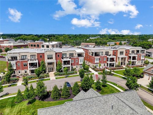 104-220 Vintage Club Drive, Cincinnati, OH, 45249 | Card Image