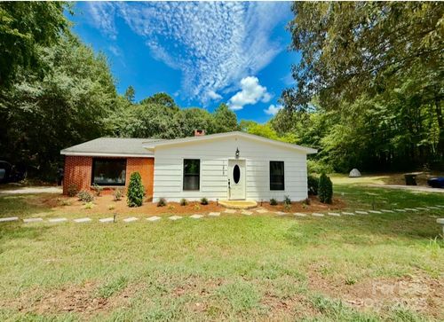 123 Riverside Dr, Mount Holly, NC, 28120-9785 | Card Image