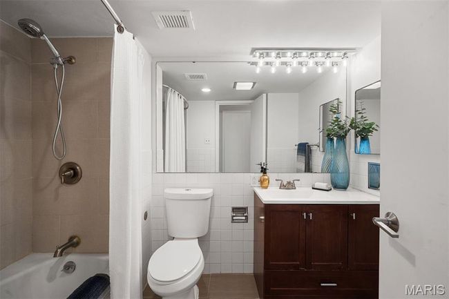 APT-10B - 900 S Hanley Rd, Condo with 2 bedrooms, 2 bathrooms and 1 parking in Clayton MO | Image 13