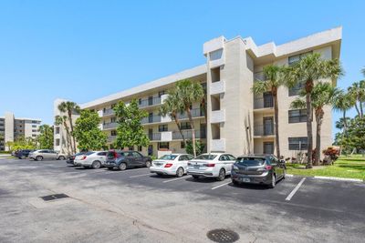 205-E - 2410 Deer Creek Country Club Boulevard, Condo with 2 bedrooms, 2 bathrooms and null parking in Deerfield Beach FL | Image 2