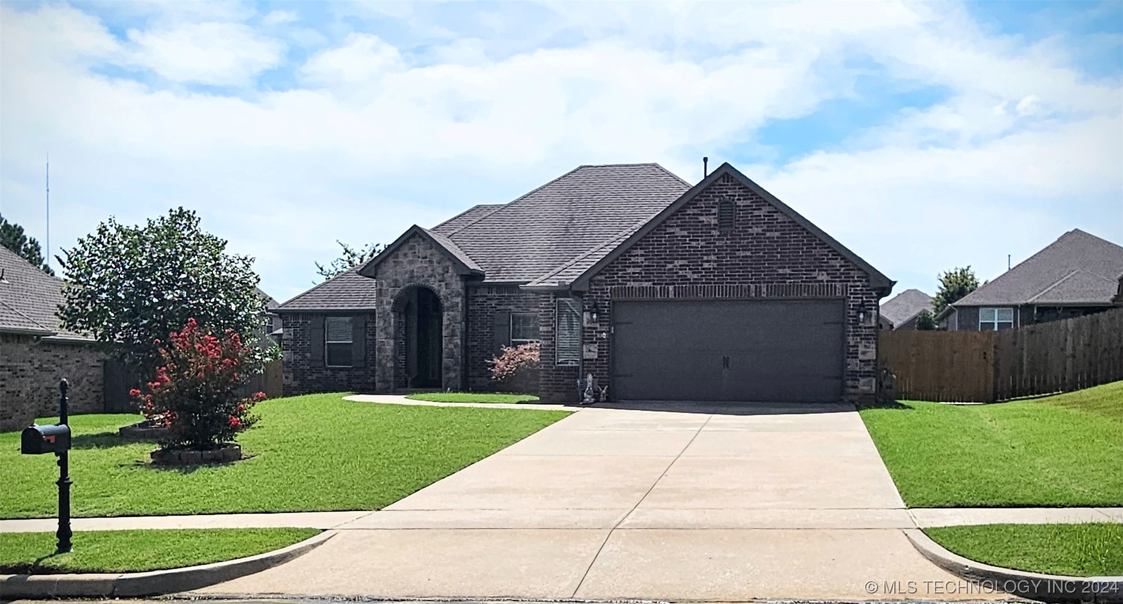 Knoxville St, Broken Arrow, OK 74014