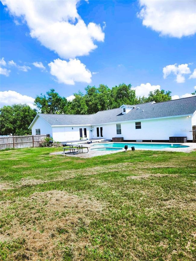 17430 Spring Valley Rd, House other with 4 bedrooms, 3 bathrooms and null parking in DADE CITY FL | Image 4