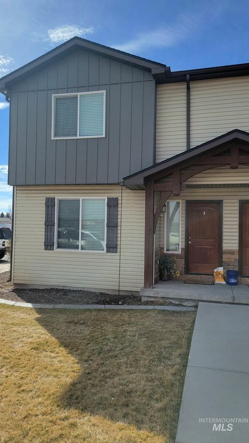 470 Sunflower Rd, Rexburg, ID, 83440-4921 | Card Image