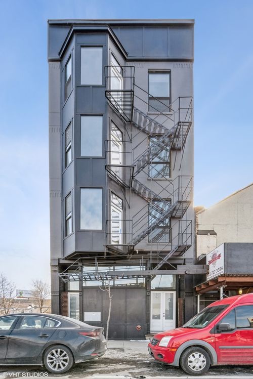 2f-639 W 18th Street, Chicago, IL, 60616 | Card Image