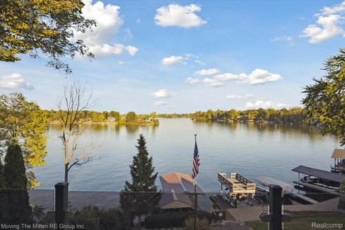 13141 Ormond Dr, Van Buren Township, MI, 48111-2213 | Card Image