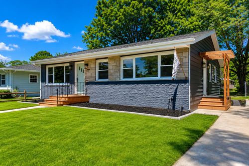 414 Holly Rd, Michigan City, IN, 46360-7435 | Card Image