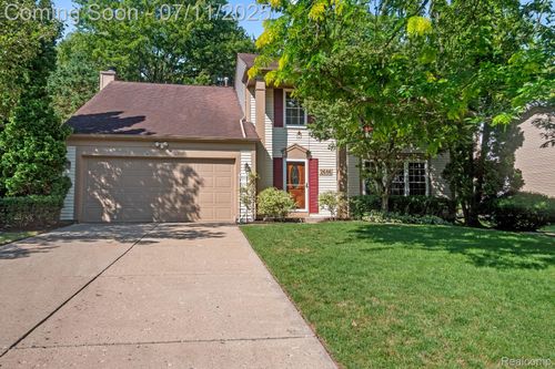 2686 Orbit Dr, Lake Orion, MI, 48360-2728 | Card Image