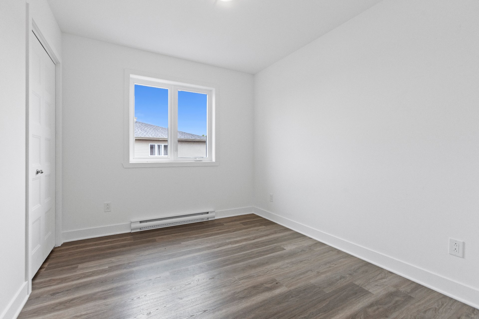 Residential Lease in Les Coteaux 3