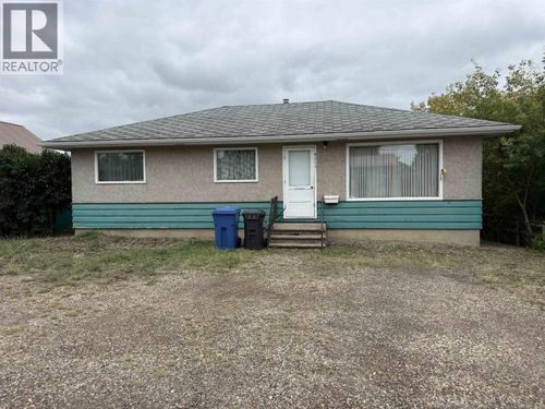 9511 98a Ave, Fort St John, BC, V1J1R7 | Card Image