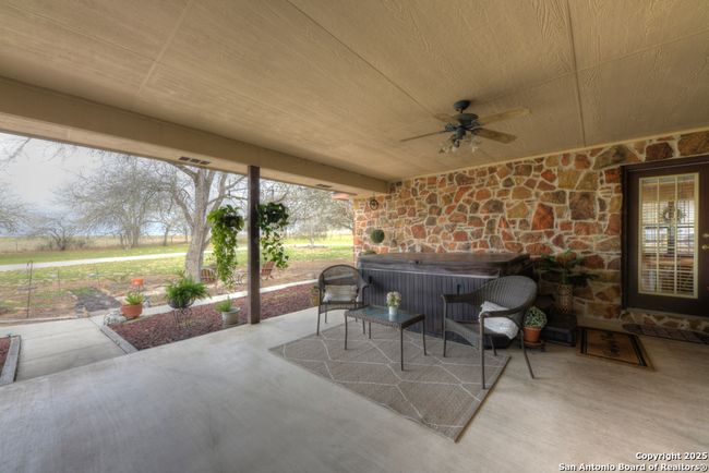 172 Home Pl, House other with 3 bedrooms, 2 bathrooms and null parking in Adkins TX | Image 23