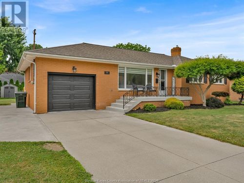 771 Wallace Ave, Windsor, ON, N9G1M2 | Card Image