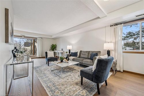 206-4 Albert St, Cambridge, ON, N1R3M4 | Card Image
