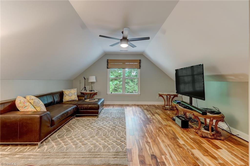 Residential in Oak Ridge 3