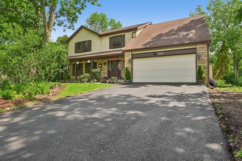 816 Bonnie Brae Ln, Bolingbrook, IL, 60440-1131 | Card Image