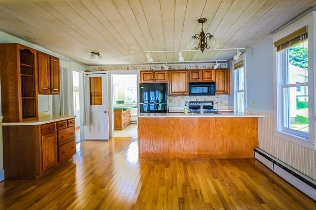 1227 E Shore Rd, House other with 3 bedrooms, 2 bathrooms and null parking in Isle La Motte VT | Image 6