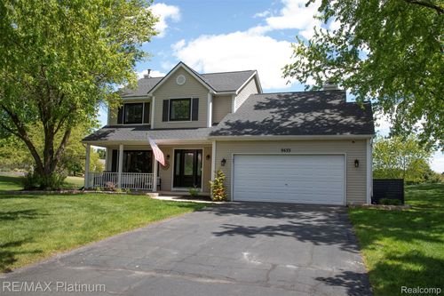 9633 Fairfax Dr, Pinckney, MI, 48169-8451 | Card Image