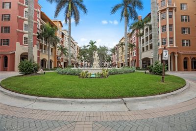 2308 - 410 Bayfront Place, Condo with 2 bedrooms, 2 bathrooms and null parking in Naples FL | Image 2