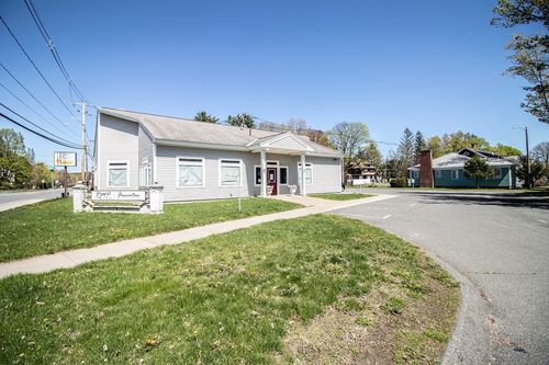 445-443-445 Bernardston Rd, Greenfield, MA, 01301-1232 | Card Image