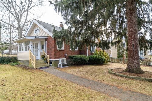 32 Harvard St, Natick, MA, 01760-3537 | Card Image