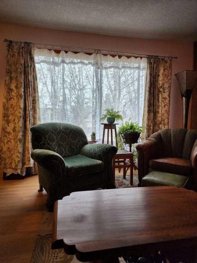 221 Center Avenue Ne, House other with 3 bedrooms, 2 bathrooms and 5 parking in Milk River AB | Image 13