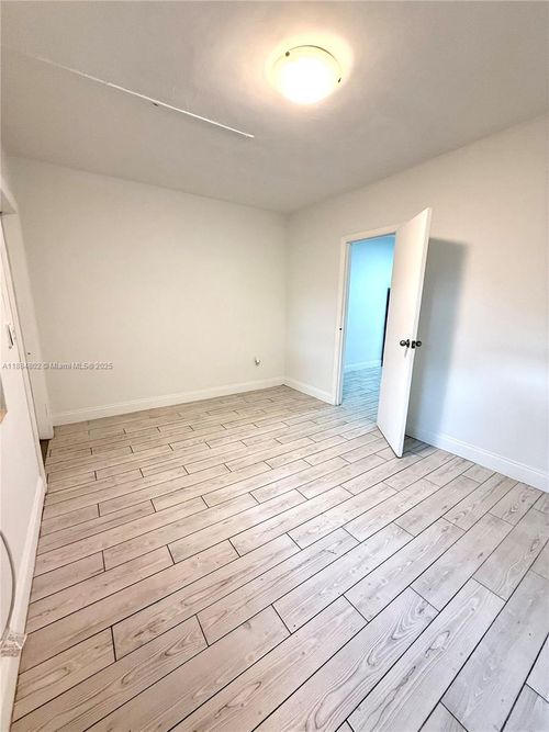 apt-4-669 Nw 28th St, Miami, FL, 33127-4058 | Card Image