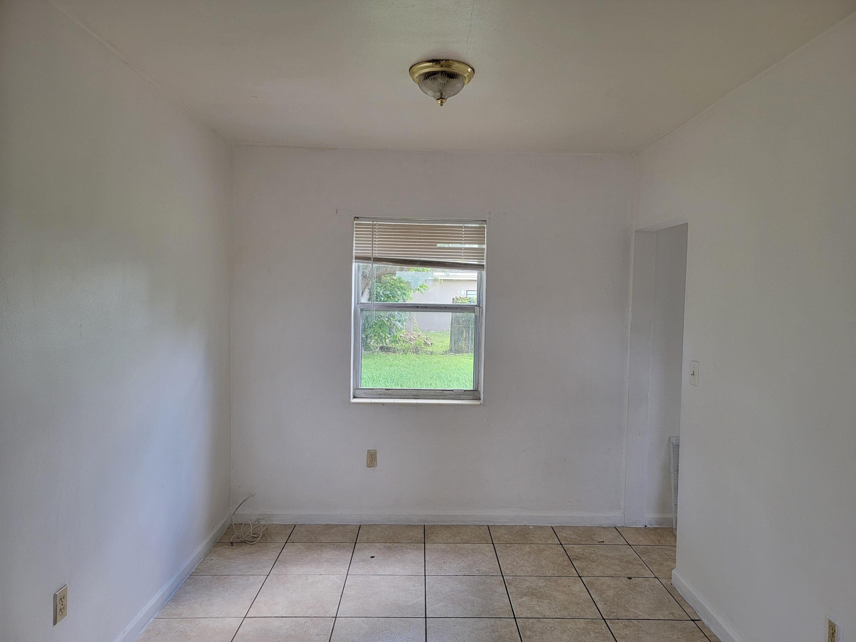Residential Lease in Miami Gardens 5