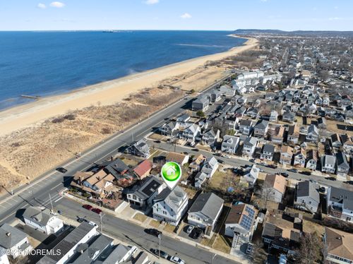 8 Oceanview Ave, Keansburg, NJ, 07734-1220 | Card Image