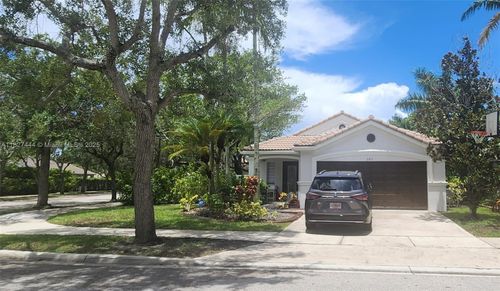 643 Conservation Dr, Weston, FL, 33327-2468 | Card Image