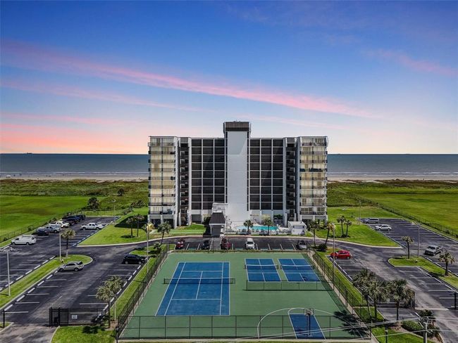 APT-804 - 415 E Beach Dr, Condo with 0 bedrooms, 1 bathrooms and null parking in Galveston TX | Image 24