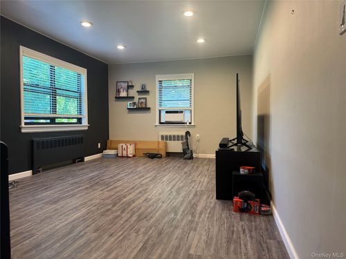 013a2-220 73rd Ave, Bayside, NY, 11364-2624 | Card Image