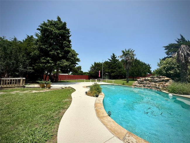 View of swimming pool | Image 28