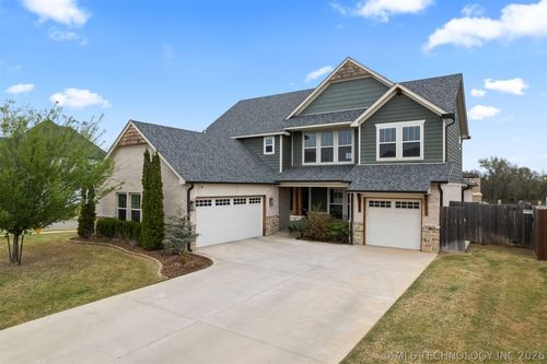 501 127th Pl, Jenks, OK, 74037-4445 | Card Image
