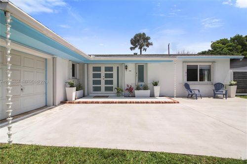 10455 Sw 200th St, Cutler Bay, FL, 33157-8518 | Card Image